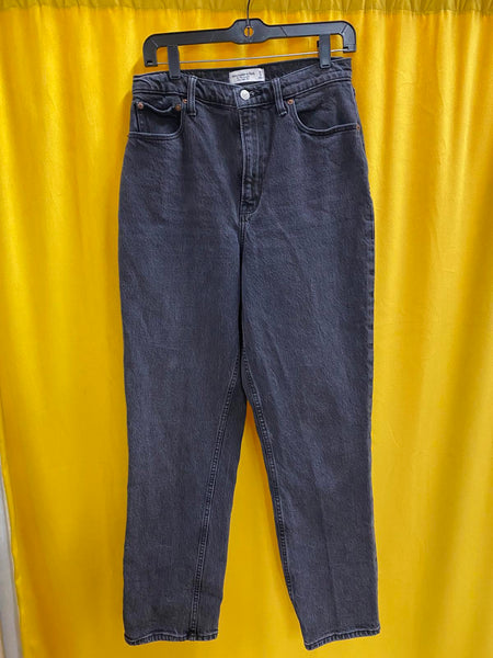 Abercrombie and Fitch Black High-Waisted Straight Leg Jeans 29x40